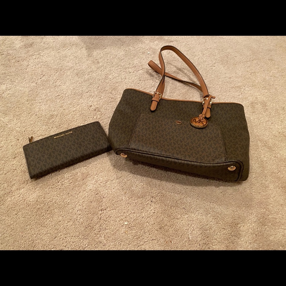Michael Kors Brown tan tote matching wallet